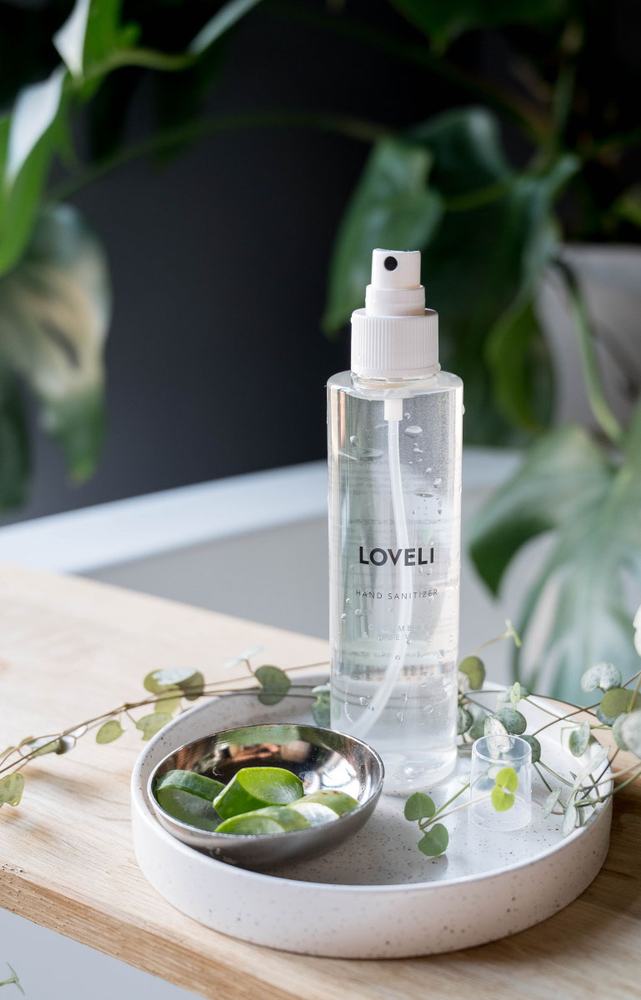 Natuurlijke verzorgingsproducten van Loveli in de salon